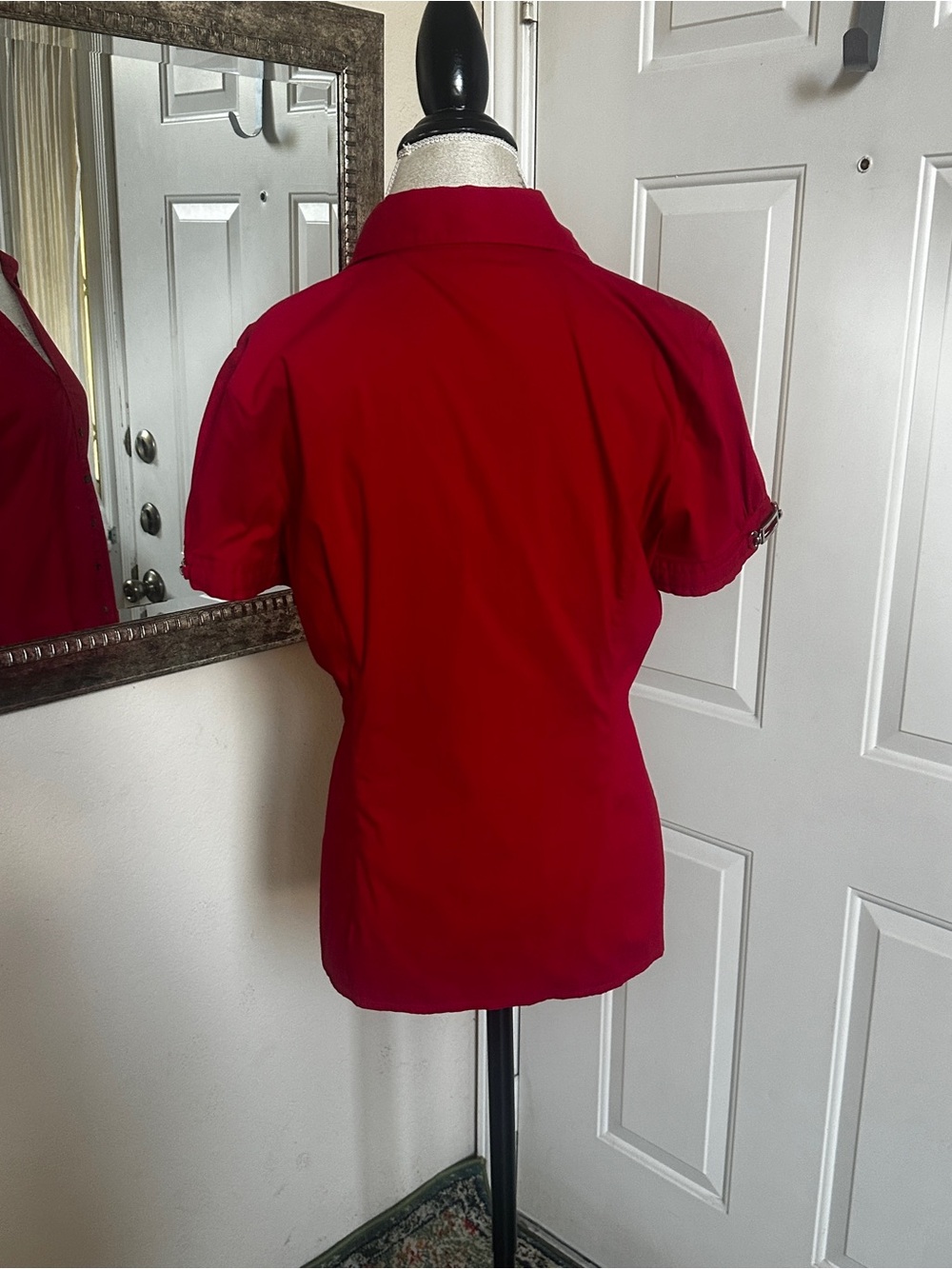 Express Red Top - Picture 4 of 8
